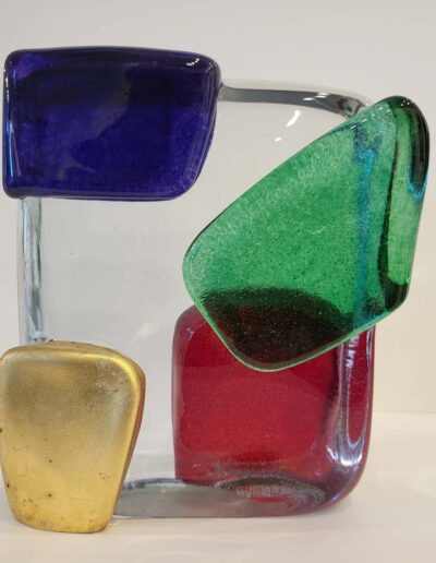 Xavier Carrère (né en 1966) Construction verre transparent rouge bleu vert et or