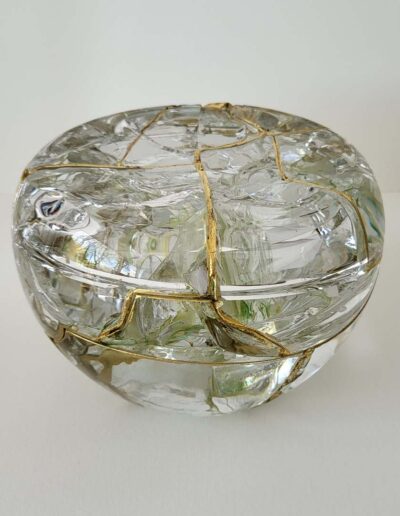 Xavier Carrère (né en 1966) Coupe Kinstsugi verre transparent et or