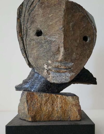 Jean-Yves Gosti (né en 1960) Moment d'atelier assemblage de basalte