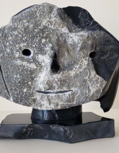 Jean-Yves Gosti (né en 1960) l'anecdote (marbre noir daté 2024)