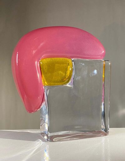 Xavier Carrère (né en 1966) Construction verre clair, jaune et rose