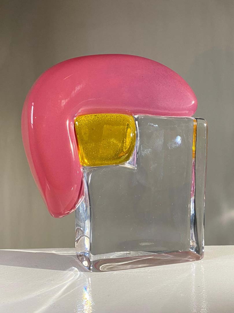 Xavier Carrère (né en 1966) Construction verre clair, jaune et rose